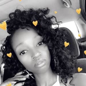 Meet your Posher, Olivia